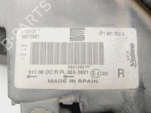 Right headlight SEAT LEON (1P1) 2.0 TDI | BP32036385C29 