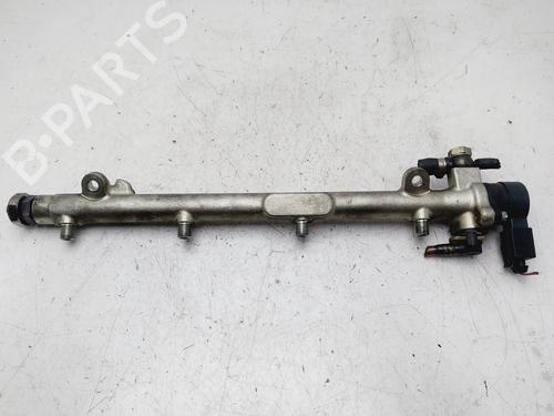Used Injection rail MERCEDES-BENZ C-CLASS (W203) [2000-2007]  28329862