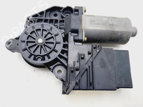 Rudehejsemotor bagstkærm højre VW GOLF IV (1J1) 1.9 TDI (115 hp) 31070207