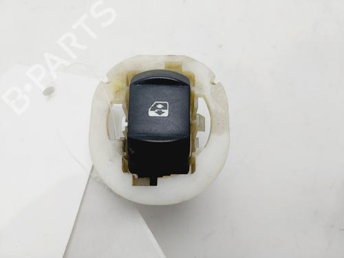 Mando elevalunas delantera derecho RENAULT CLIO III (BR0/1, CR0/1) 1.2 16V (BR0P, CR0P) (101 hp) 31209864