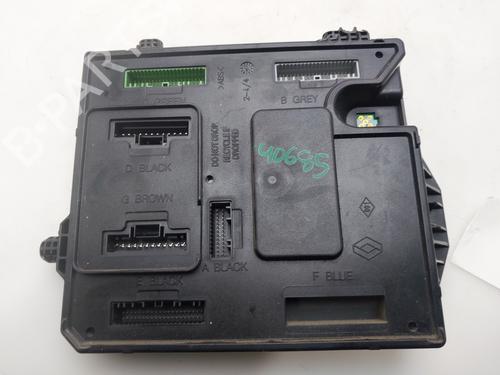 Used Fuse box Fuse box RENAULT MEGANE III Grandtour (KZ0/1) [2008-2016] 33020301 33020301
