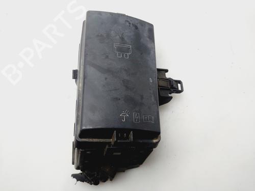Used Fuse box AUDI A3 Limousine (8VS, 8VM) 2.0 TDI (150 hp) 32411055