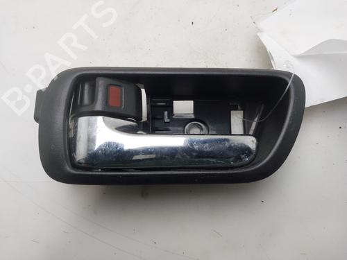 Venstre bagtil invendig håndtag Venstre bagtil invendig håndtag TOYOTA COROLLA Verso (ZER_, ZZE12_, R1_) 2.2 D-4D (AUR10_, AUR10R) (136 hp) 34141772 34141772