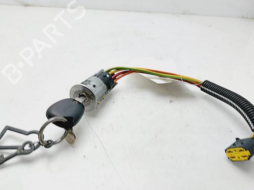 Conmutador de arranque RENAULT MEGANE I Classic (LA0/1_) 1.6 16V (LA00, LA04, LA0B, LA11, LA16, LA19, LA1J, LA1K,... (107 hp) 19800952