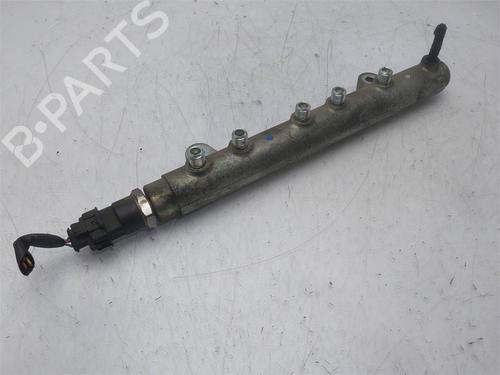Used Injection rail Injection rail 38459474 38459474