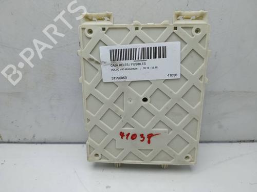 Used Fuse box Fuse box VOLVO V40 Hatchback (525) D2 (114 hp) 39651384 39651384