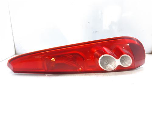 Used Right taillight FORD FIESTA V (JH_, JD_) 1.4 16V (80 hp) 8274649