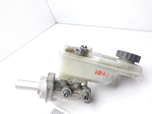 Used Brake master cylinder RENAULT KANGOO / GRAND KANGOO II (KW0/1_) 1.5 dCi 70 (KW0V, KW0A) (68 hp) 11383410