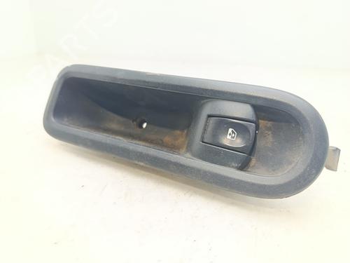 Used Right front window switch Right front window switch RENAULT CLIO III (BR0/1, CR0/1) [2005-2014] 34287863 34287863