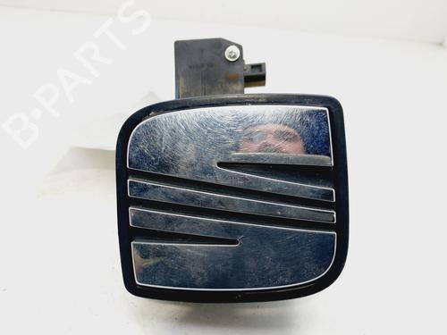 Used Tailgate handle SEAT CORDOBA (6L2) 1.4 16V (75 hp) 30681066