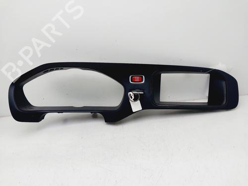 Used Other VOLVO V40 Hatchback (525) [2012-2019]  31368626