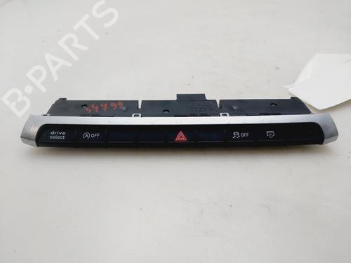 warning-switch-audi-a3-limousine-8vs-8vm-2013-2014-2015-2016-2017-2018-2019-2020-2021-32317170 main image