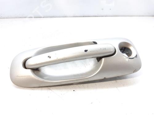 Used Front left exterior door handle CHRYSLER VOYAGER IV (RG, RS) 2.5 CRD (141 hp) 8186919