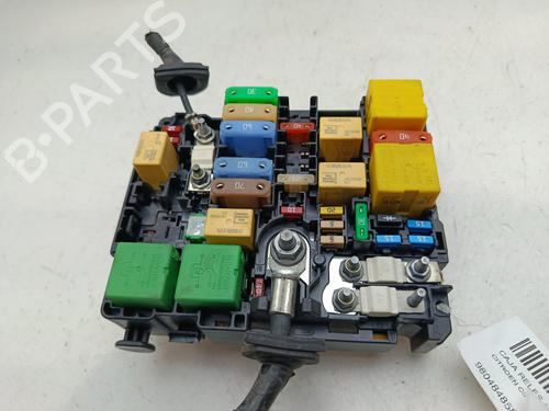 Used Fuse box Fuse box CITROËN C3 AIRCROSS II (2R_, 2C_) 1.2 PureTech 110 (2RHNZB, 2RHNZW, 2RHNPX, 2RHNPJ) (110 hp) 31877406 31877406