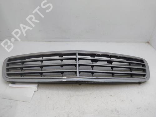 Used Grille MERCEDES-BENZ C-CLASS (W203) C 220 CDI (203.008) (150 hp) 19790442