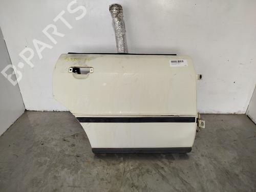 Puerta trasera derecha AUDI 80 B3 Saloon (893, 894, 8A2) 1.9 D (68 hp) 31084795