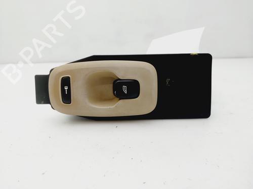 Right front window switch VOLVO S60 I (384) D5 30739981 |