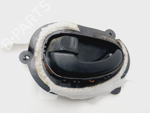 Poignée intérieure avant gauche PEUGEOT 406 (8B) 2.0 HDI 90 (90 hp) 27221753