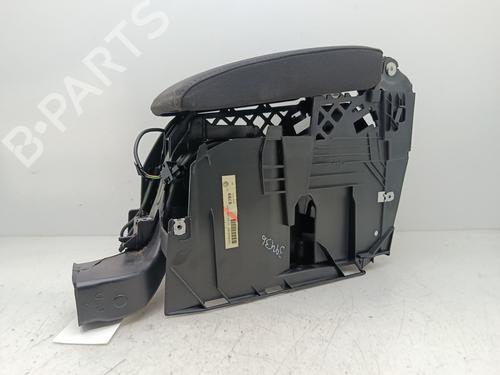 Used Armrest / Center console VW GOLF VI (5K1) [2008-2014]  32991603