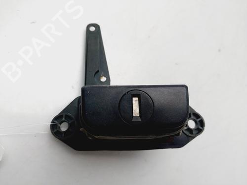 tailgate-handle-renault-megane-i-ba01_-1995-1996-1997-1998-1999-2000-2001-2002-2003-2004-31751672 main image