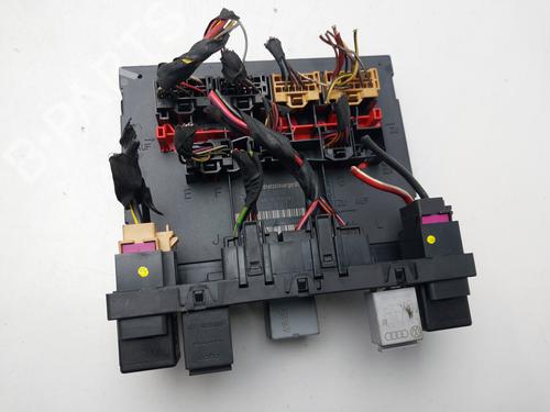 Used Fuse box VW PASSAT B6 (3C2) [2005-2011]  32371754