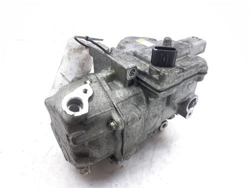 Used AC compressor TOYOTA YARIS (_P13_) 1.5 Hybrid (NHP130_, NHP130) (101 hp) 9746265