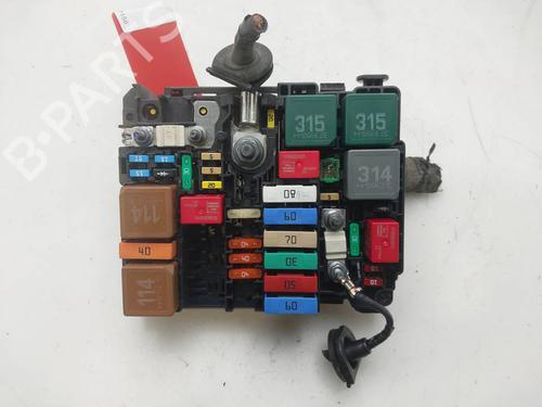 Used Fuse box Fuse box 38919291 38919291