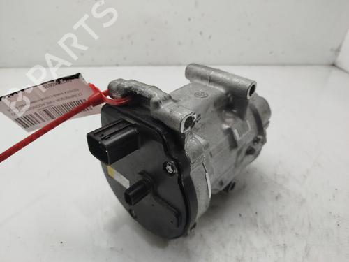 Used AC compressor TOYOTA YARIS CROSS (MXP_) 1.5 Hybrid (MXPJ10) (116 hp) 32348424