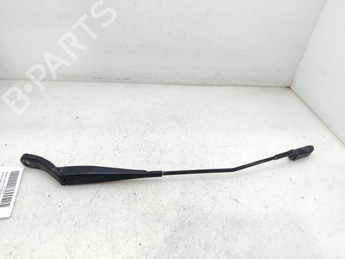 Used Front windshield wiper arm Front windshield wiper arm 37151407 37151407