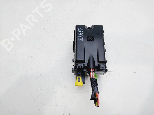 Used Fuse box PEUGEOT 3008 II SUV (MC_, MR_, MJ_, M4_) 1.5 BlueHDi 130 (131 hp) 22404571