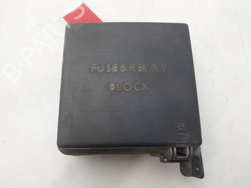 Used Fuse box Fuse box 38743830 38743830