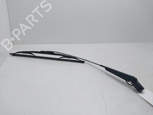 Used Rear windshield wiper arm Rear windshield wiper arm 33326988 33326988