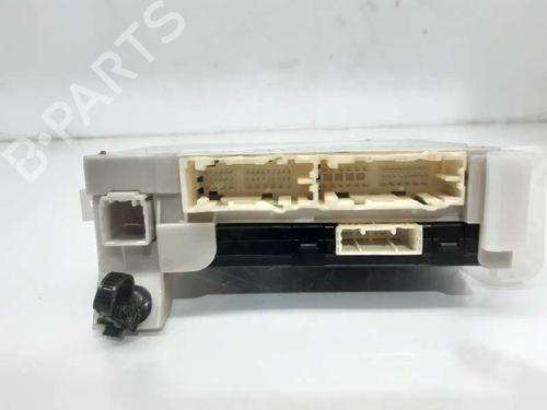 Used Fuse box TOYOTA YARIS (_P13_) 1.0 (KSP130_, KSP130) (69 hp) 5269769