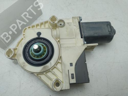 Left front window motor LAND ROVER DISCOVERY III (L319) 2.7 TD 4x4 | BP27887279E21 