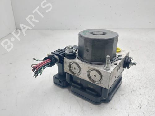 Used ABS pump RENAULT KADJAR (HA_, HL_) [2015-2025]  30113088