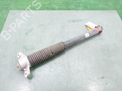 Used Right rear shock absorber KIA SPORTAGE IV (QL, QLE) 1.7 CRDi (116 hp) 15497604