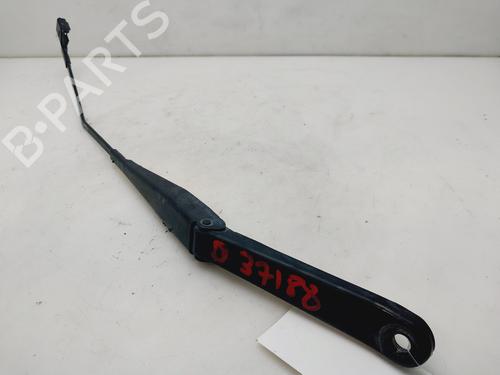 Used Front windshield wiper arm FORD FIESTA VI (CB1, CCN) [2008-2017]  25913512