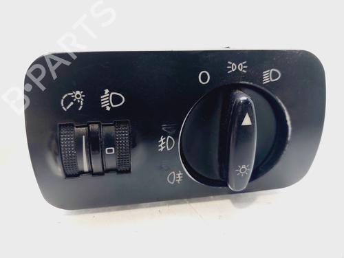 Used Headlight switch SEAT LEON (1M1) [1999-2006]  30922372