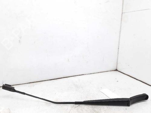 Used Front windshield wiper arm SKODA OCTAVIA III Combi (5E5, 5E6) 2.0 TDI RS (184 hp) 4409108