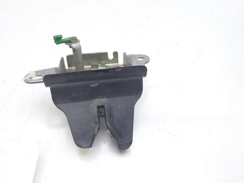 Used Tailgate lock TOYOTA COROLLA Saloon (_E12_) 2.0 D-4D (CDE120_, CDE120R) (90 hp) 13500276