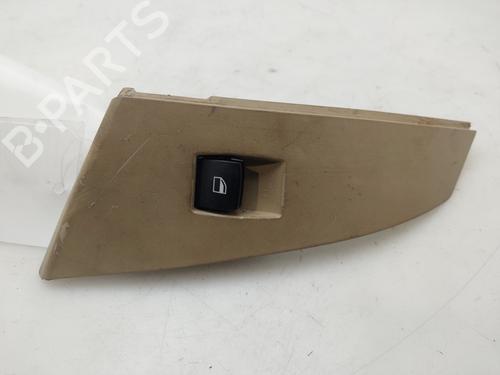 Raamschakelaar rechts achter Raamschakelaar rechts achter BMW 5 (E60) 520 d (163 hp) 33938386 33938386