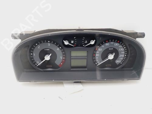 Used Instrument cluster RENAULT LAGUNA II (BG0/1_) [2001-2007]  30279395