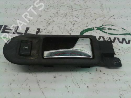 Used Front right interior door handle VW GOLF IV (1J1) 1.6 (100 hp) 3295916