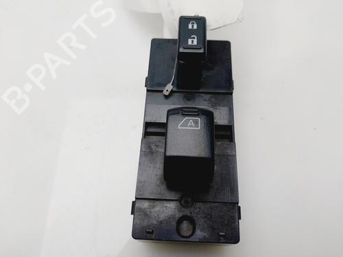 Used Right front window switch INFINITI EX 30d (238 hp) 23551046