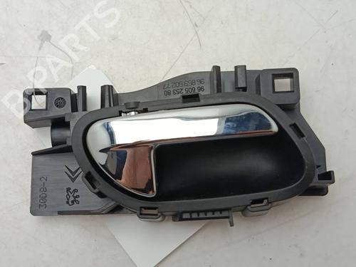 Used Rear right interior door handle Rear right interior door handle 39513772 39513772