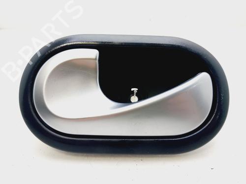 Used Front left interior door handle RENAULT CLIO III (BR0/1, CR0/1) 1.4 16V (98 hp) 30077636