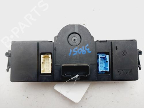 Climate control RENAULT MEGANE II Saloon (LM0/1_)  | BP28208472I5 