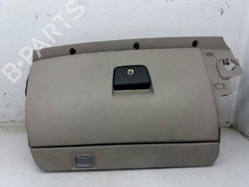 Boîte à gants VOLVO S40 II (544) 2.0 D (136 hp) 9481664 | 9481664 |