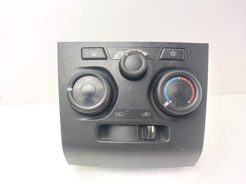 Used Climate control ISUZU D-MAX II (TFR, TFS) 2.5 CRDi 4x4 (TFS86J) (163 hp) 32126946