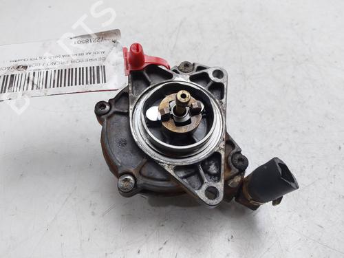 Used Vacuum pump AUDI A6 C5 (4B2) 2.5 TDI quattro (150 hp) 15726128